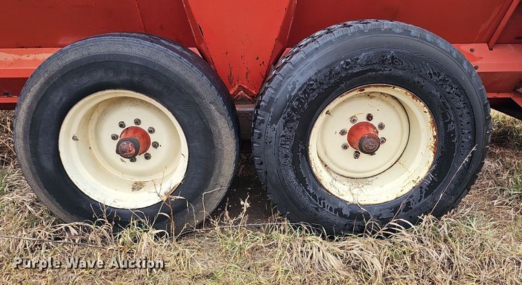 image for item DK0524 H&S 2602 manure spreader