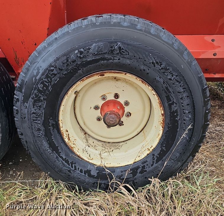 image for item DK0524 H&S 2602 manure spreader