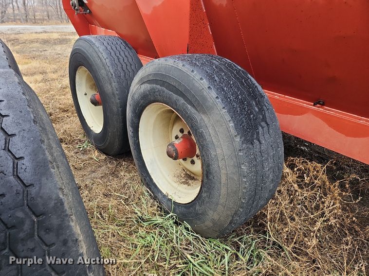 image for item DK0524 H&S 2602 manure spreader