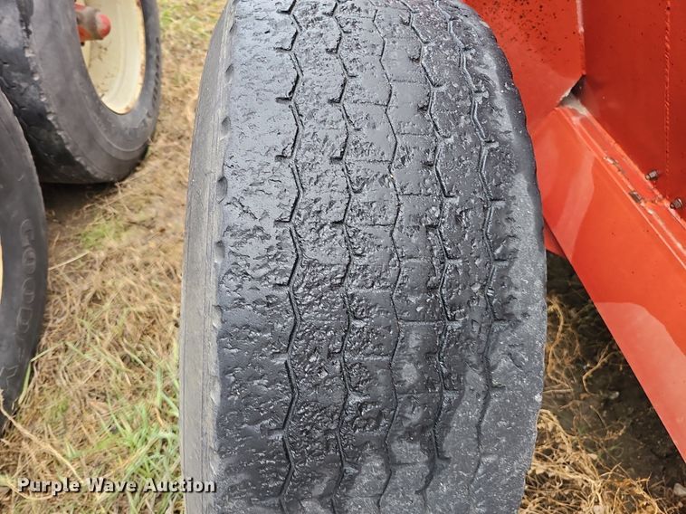 image for item DK0524 H&S 2602 manure spreader