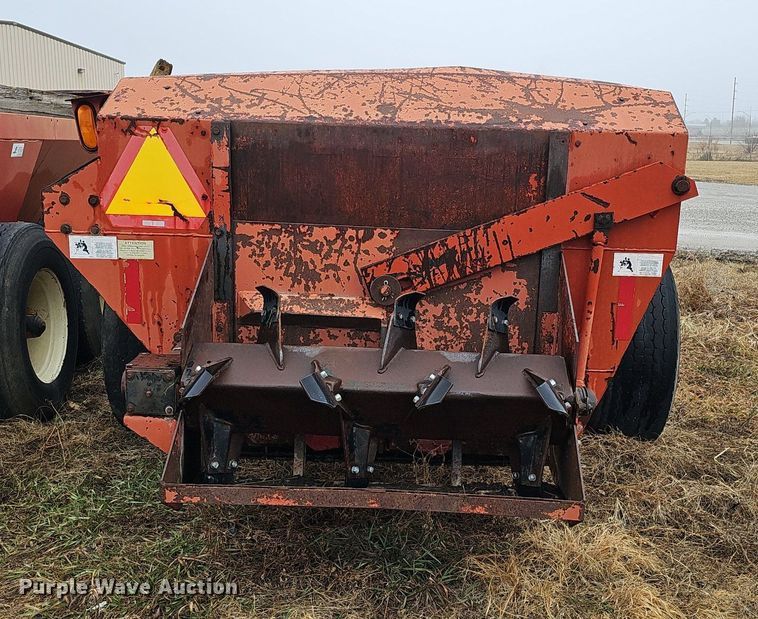 image for item DK0525 H&S 2602 manure spreader