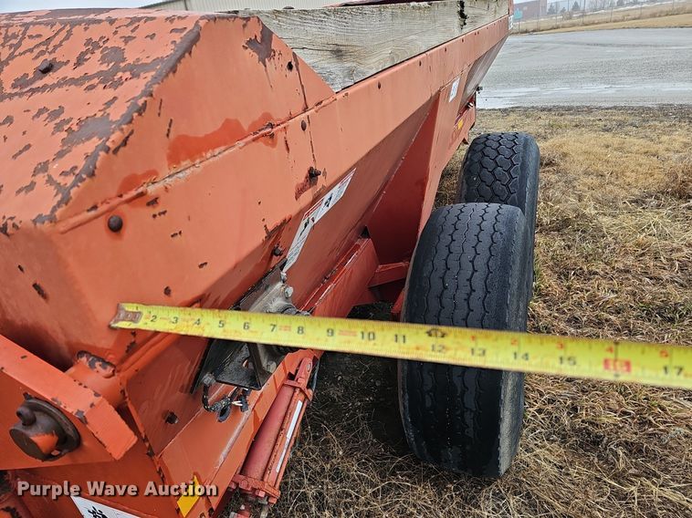 image for item DK0525 H&S 2602 manure spreader