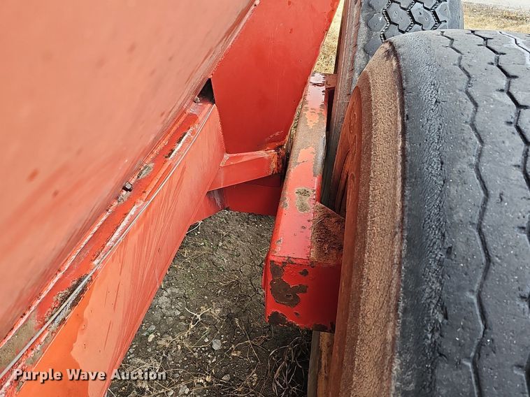 image for item DK0525 H&S 2602 manure spreader