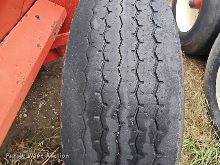 image for item DK0525 H&S 2602 manure spreader