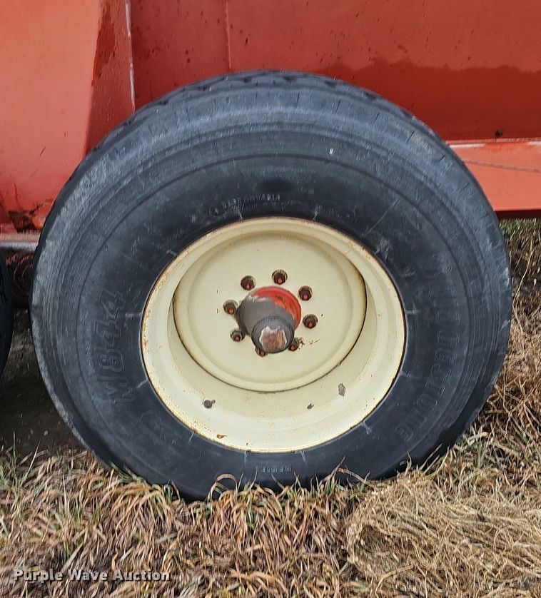 image for item DK0525 H&S 2602 manure spreader