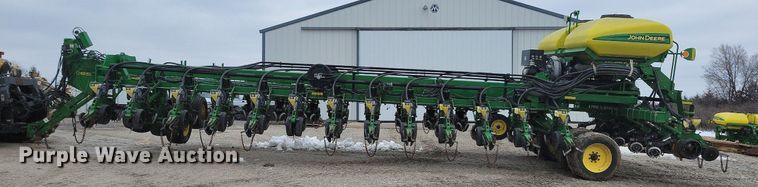 image for item DL7846 2011 John Deere DB80 planter