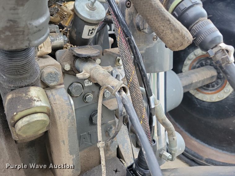 image for item DL7846 2011 John Deere DB80 planter