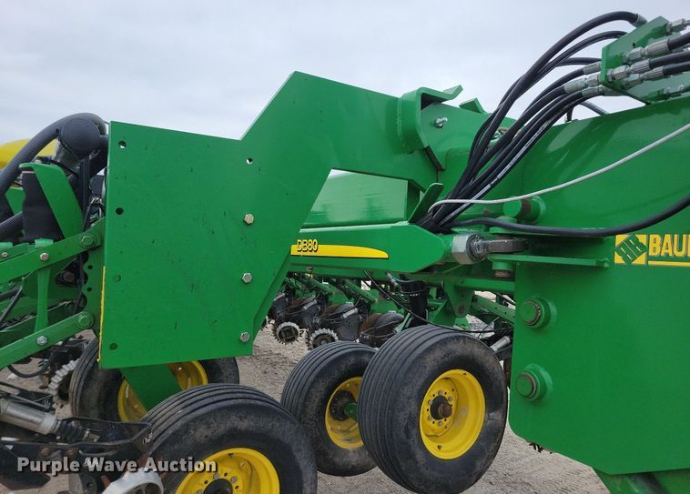 image for item DL7846 2011 John Deere DB80 planter