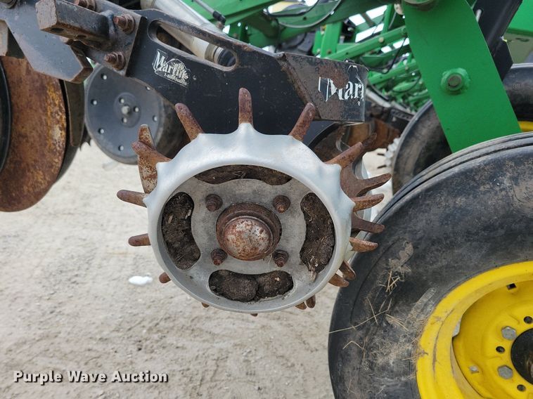 image for item DL7846 2011 John Deere DB80 planter