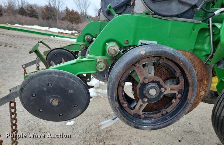 image for item DL7846 2011 John Deere DB80 planter