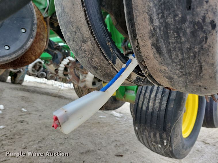 image for item DL7846 2011 John Deere DB80 planter