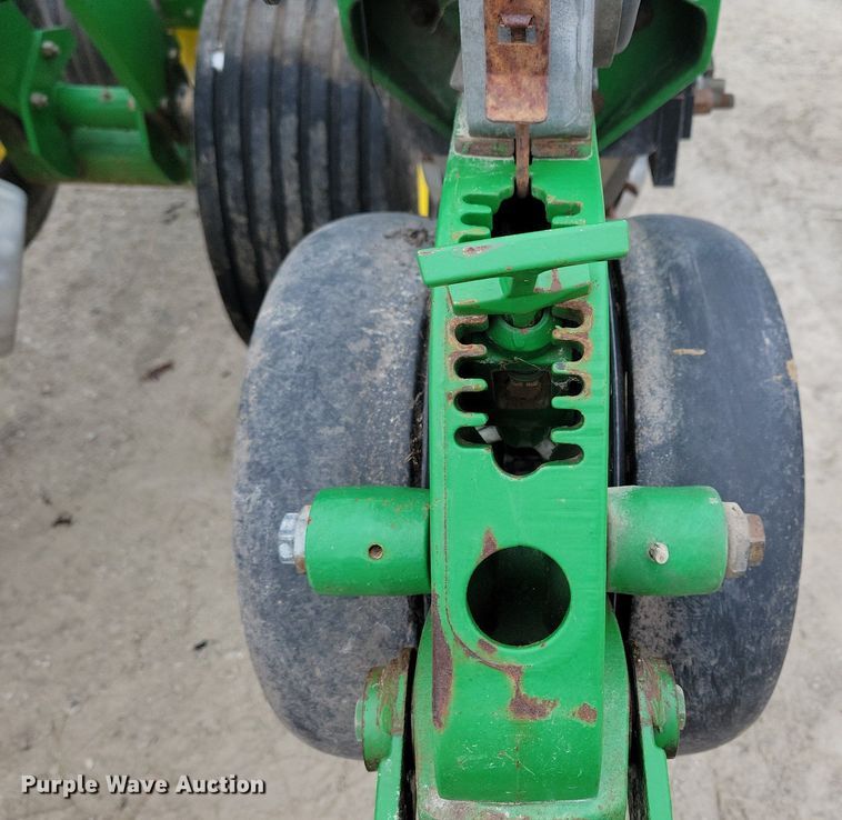 image for item DL7846 2011 John Deere DB80 planter