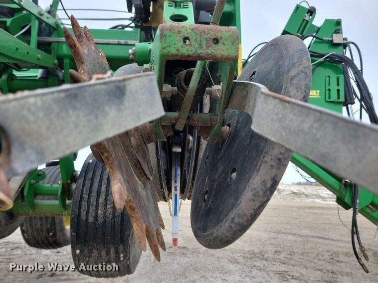 image for item DL7846 2011 John Deere DB80 planter