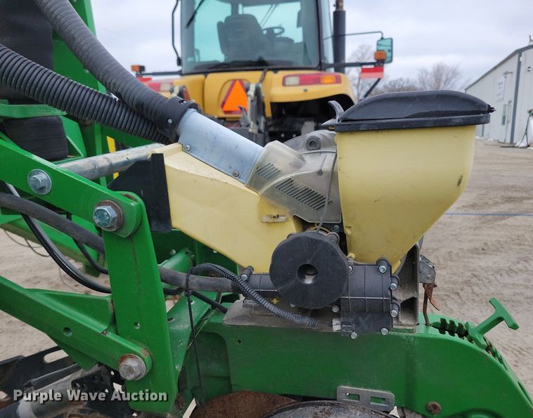 image for item DL7846 2011 John Deere DB80 planter