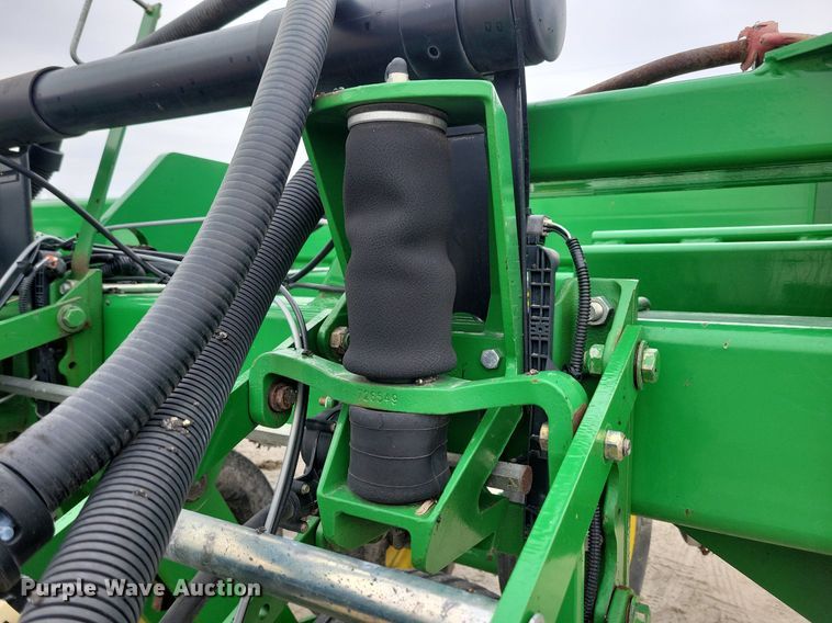 image for item DL7846 2011 John Deere DB80 planter