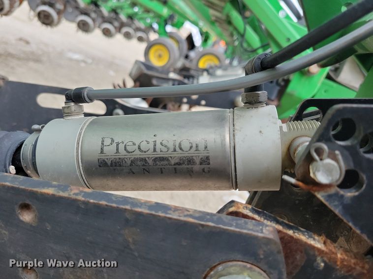 image for item DL7846 2011 John Deere DB80 planter