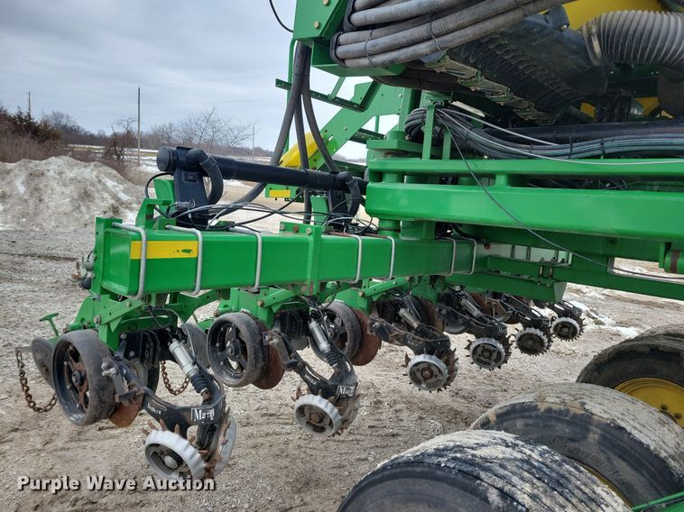 image for item DL7846 2011 John Deere DB80 planter