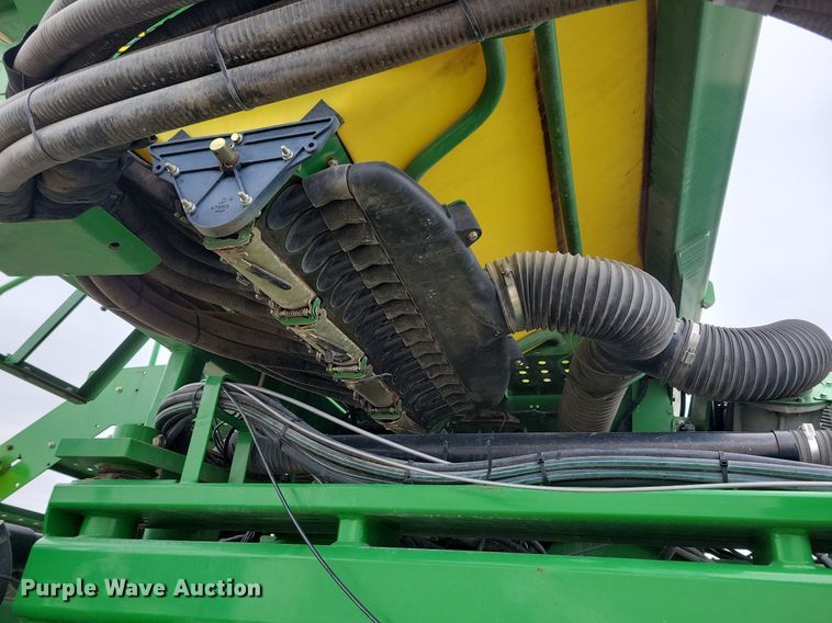 image for item DL7846 2011 John Deere DB80 planter