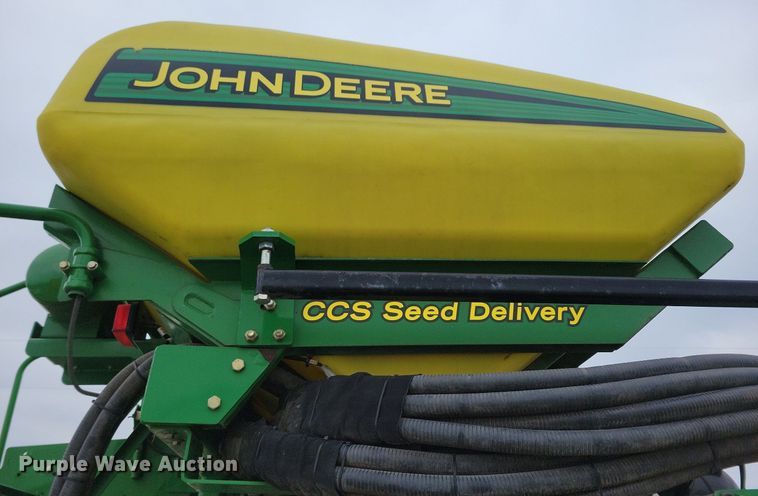 image for item DL7846 2011 John Deere DB80 planter