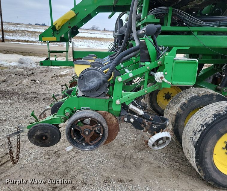 image for item DL7846 2011 John Deere DB80 planter