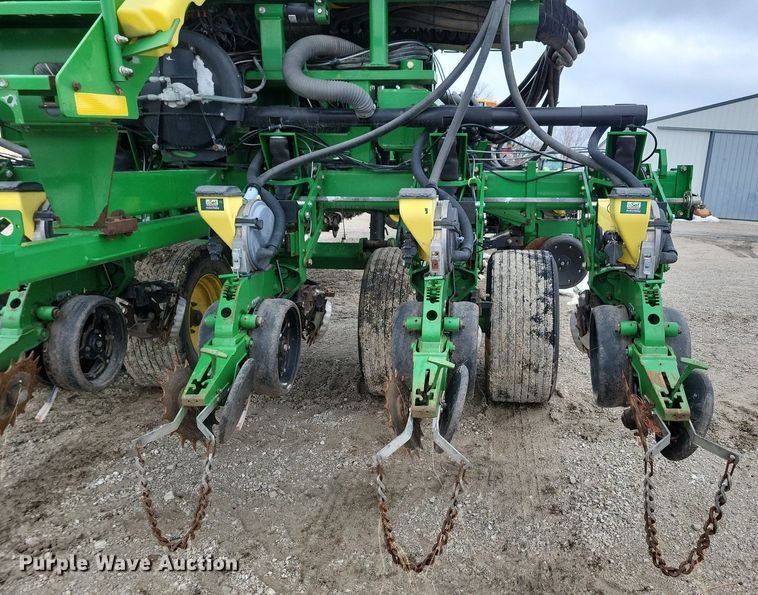 image for item DL7846 2011 John Deere DB80 planter