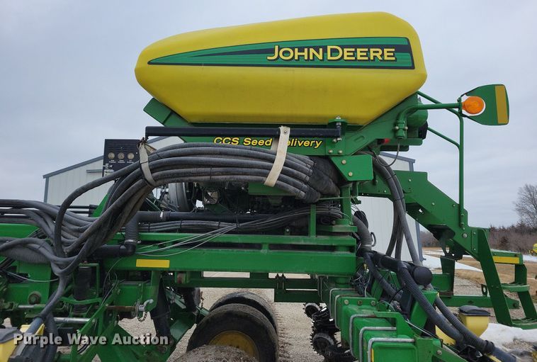 image for item DL7846 2011 John Deere DB80 planter