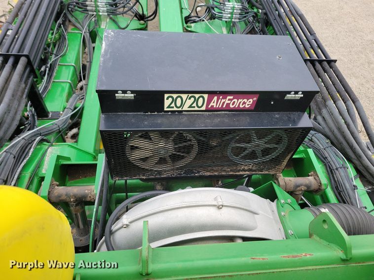 image for item DL7846 2011 John Deere DB80 planter
