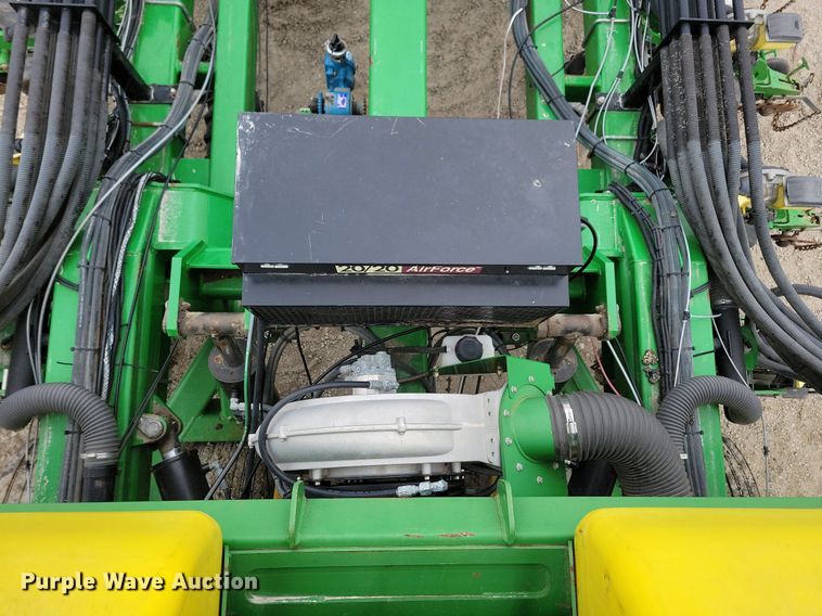 image for item DL7846 2011 John Deere DB80 planter