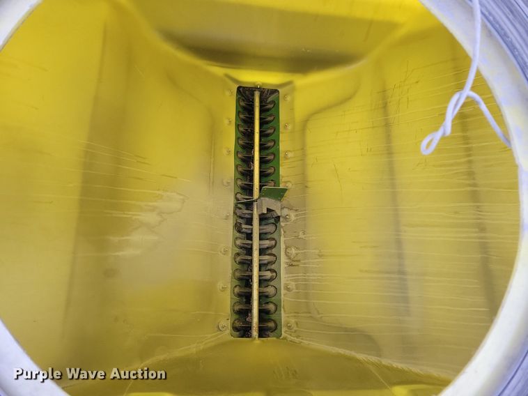 image for item DL7846 2011 John Deere DB80 planter