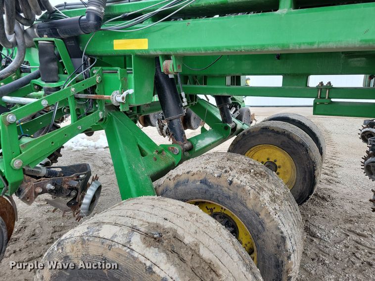 image for item DL7846 2011 John Deere DB80 planter