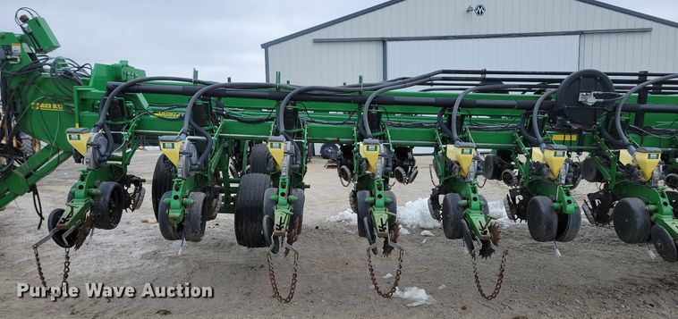image for item DL7846 2011 John Deere DB80 planter