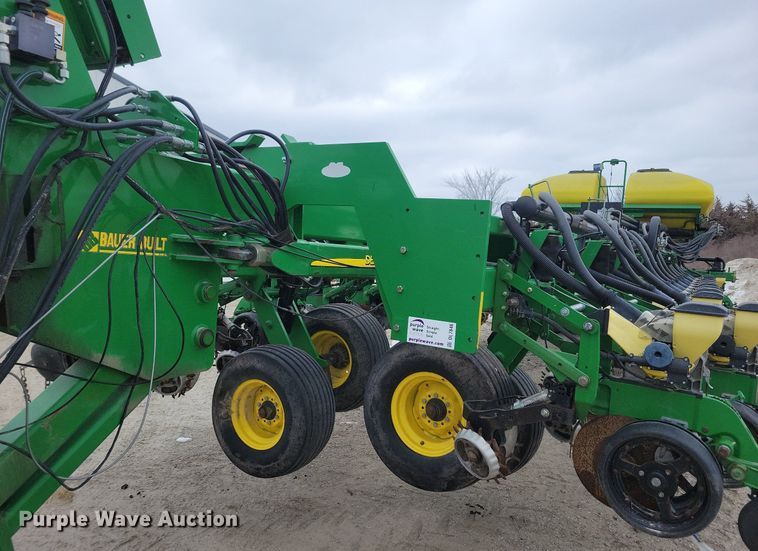 image for item DL7846 2011 John Deere DB80 planter