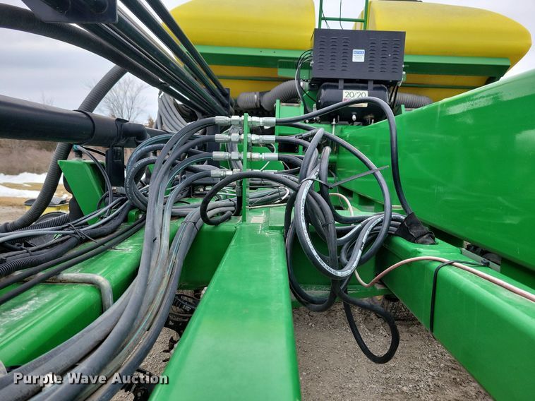 image for item DL7846 2011 John Deere DB80 planter