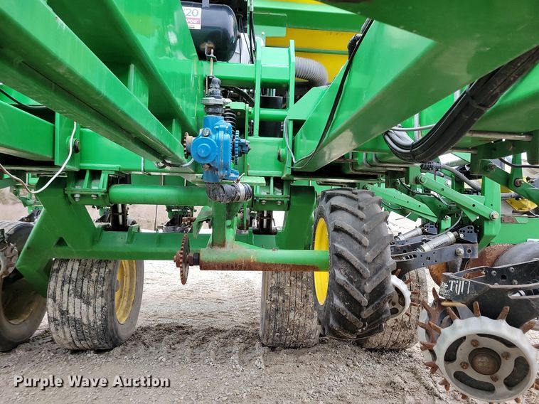 image for item DL7846 2011 John Deere DB80 planter