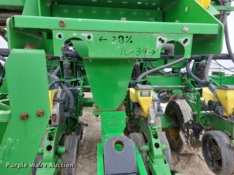 image for item DL7846 2011 John Deere DB80 planter