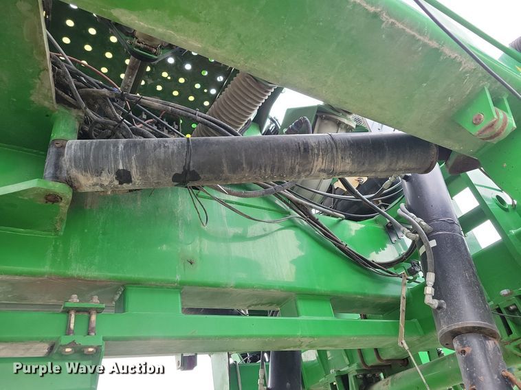 image for item DL7846 2011 John Deere DB80 planter