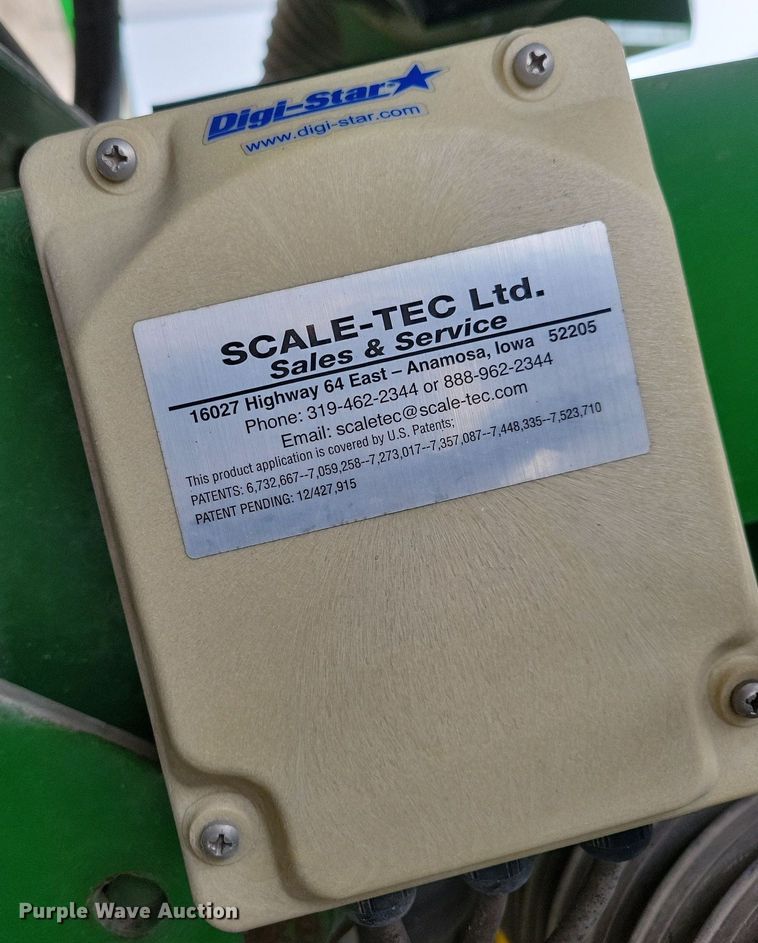 image for item DL7846 2011 John Deere DB80 planter