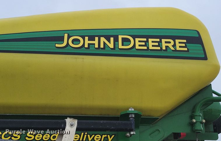 image for item DL7846 2011 John Deere DB80 planter