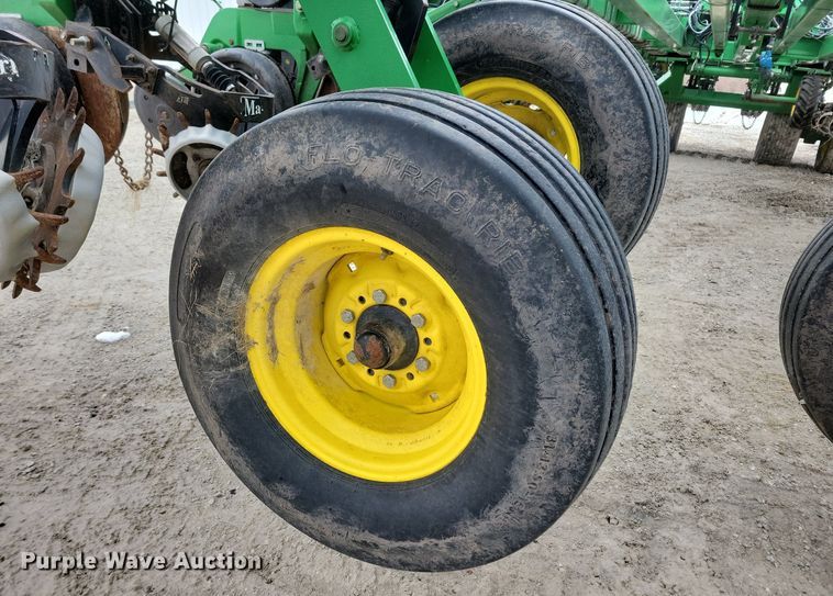 image for item DL7846 2011 John Deere DB80 planter