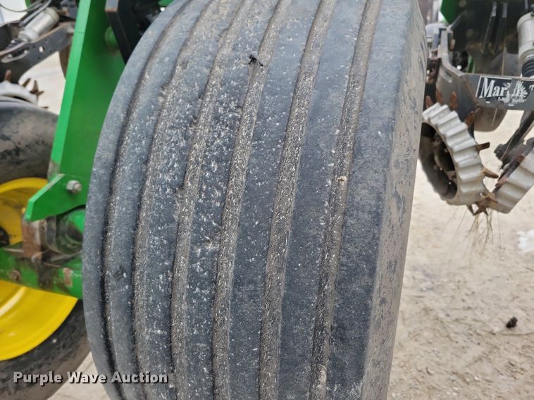 image for item DL7846 2011 John Deere DB80 planter