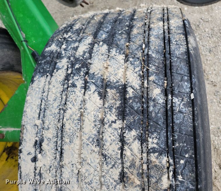 image for item DL7846 2011 John Deere DB80 planter