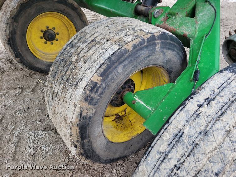 image for item DL7846 2011 John Deere DB80 planter