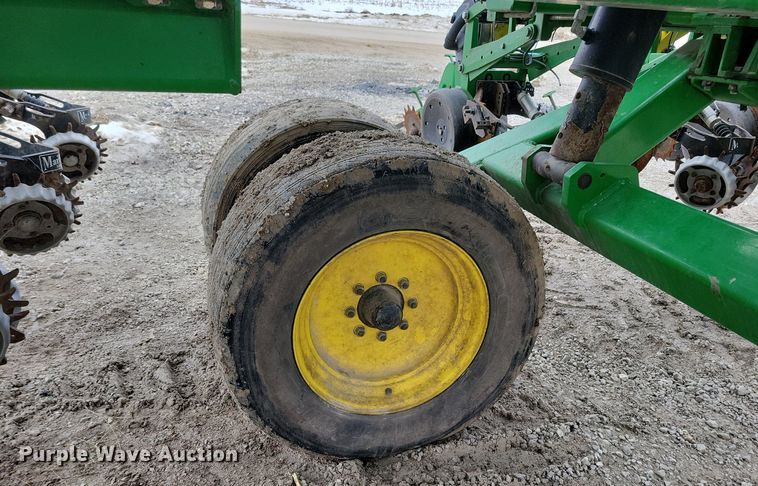 image for item DL7846 2011 John Deere DB80 planter