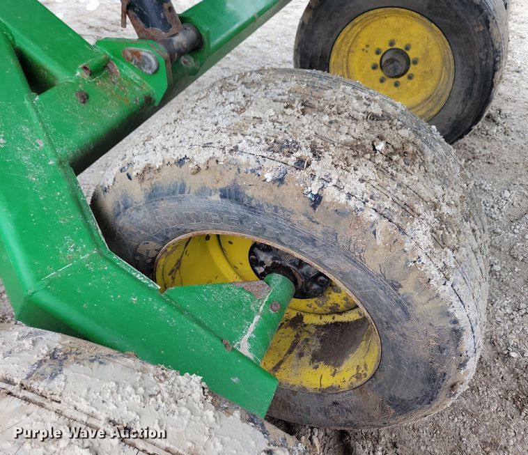 image for item DL7846 2011 John Deere DB80 planter