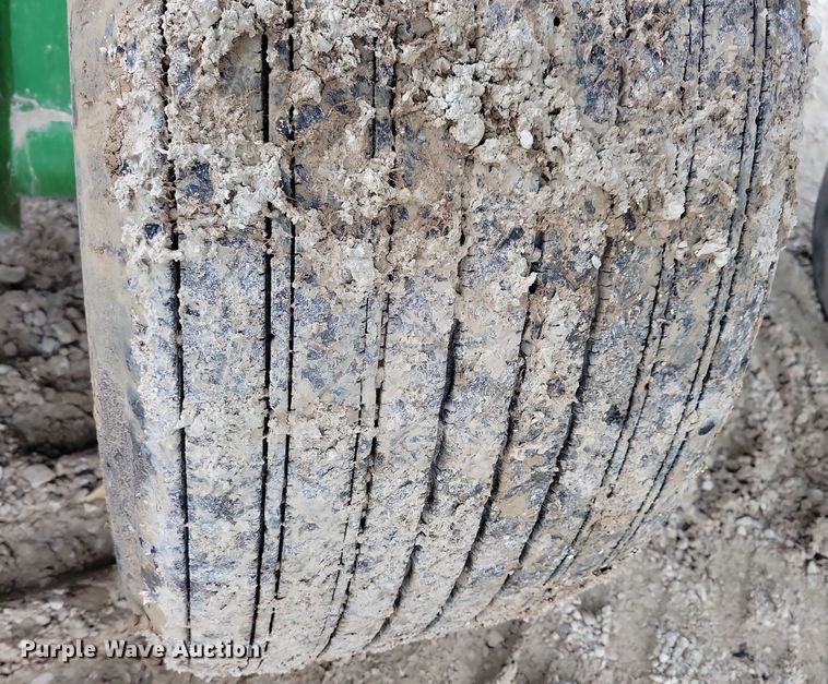 image for item DL7846 2011 John Deere DB80 planter