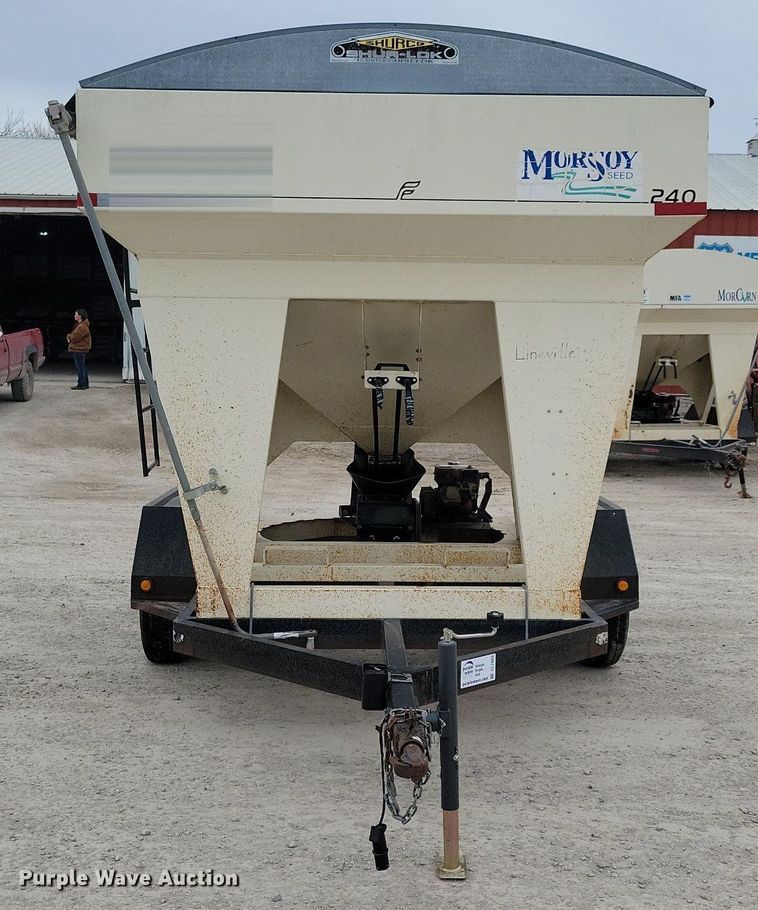 image for item DL7850 Friesen 240 seed tender