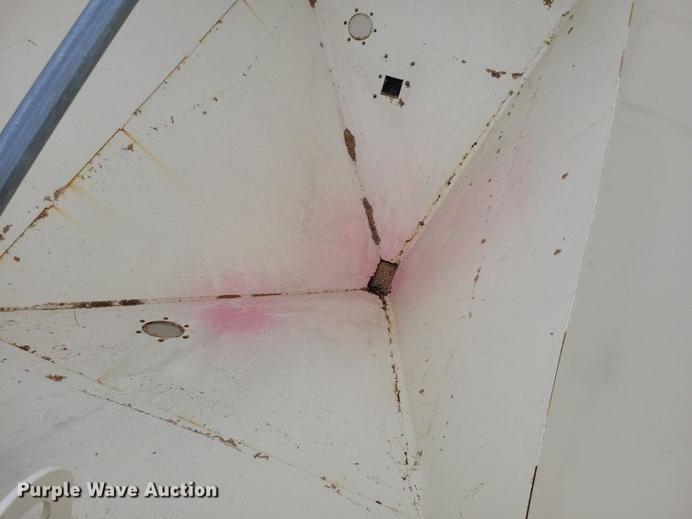 image for item DL7850 Friesen 240 seed tender