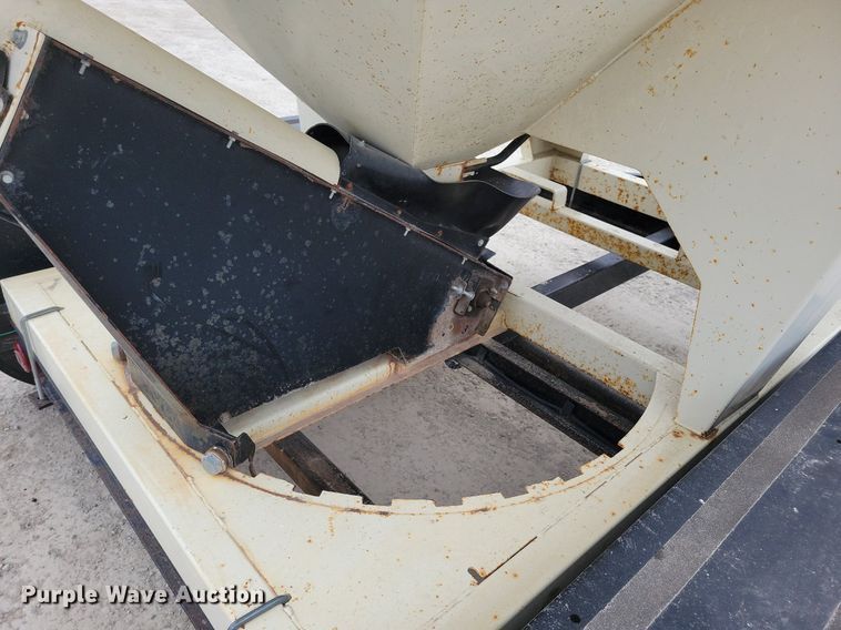 image for item DL7850 Friesen 240 seed tender