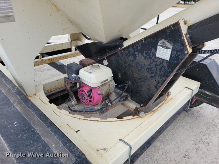 image for item DL7850 Friesen 240 seed tender