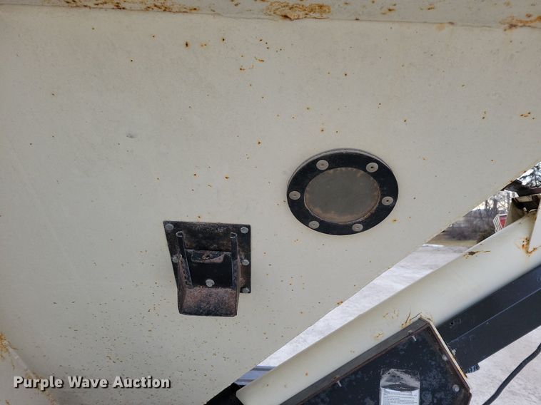 image for item DL7850 Friesen 240 seed tender